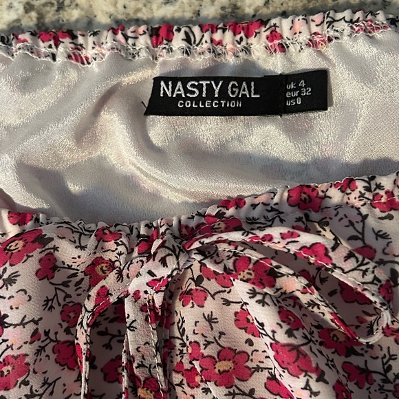 Nasty Gal Ditsy Bardot Cap Sleeve Floral Mini Dress On or Off Shoulder Size 0 - Picture 7 of 14